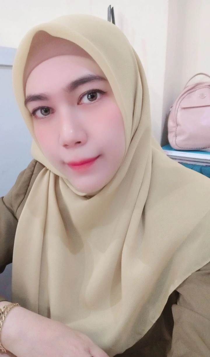 Zakiah Alawiyah, S.Pd